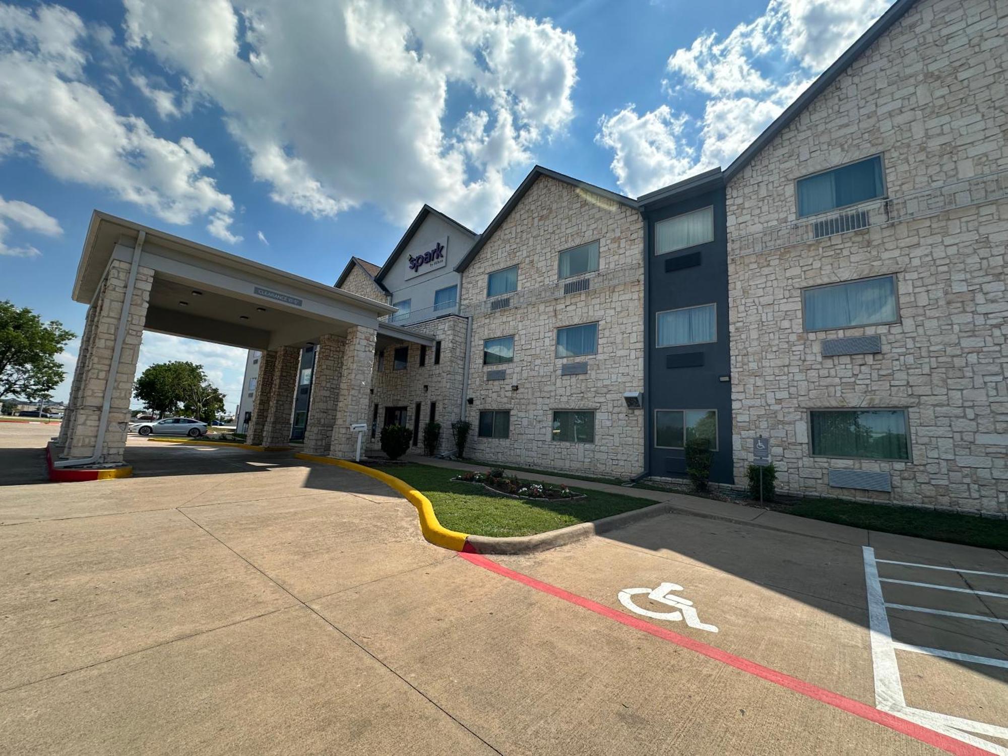 Spark By Hilton Round Rock Exterior photo